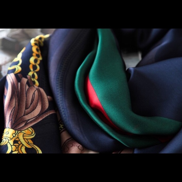 Scarf - Picture 5 of 7